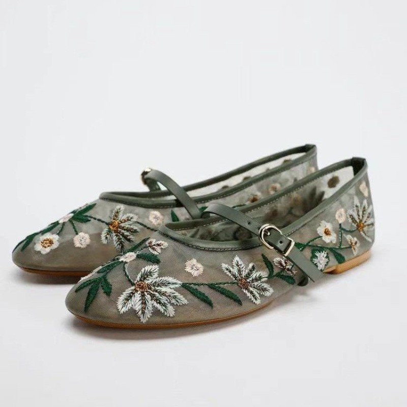 Ballet Flat Women - 2026 Herbst Neue Damenschuhe Mode Blumen-Bestickte