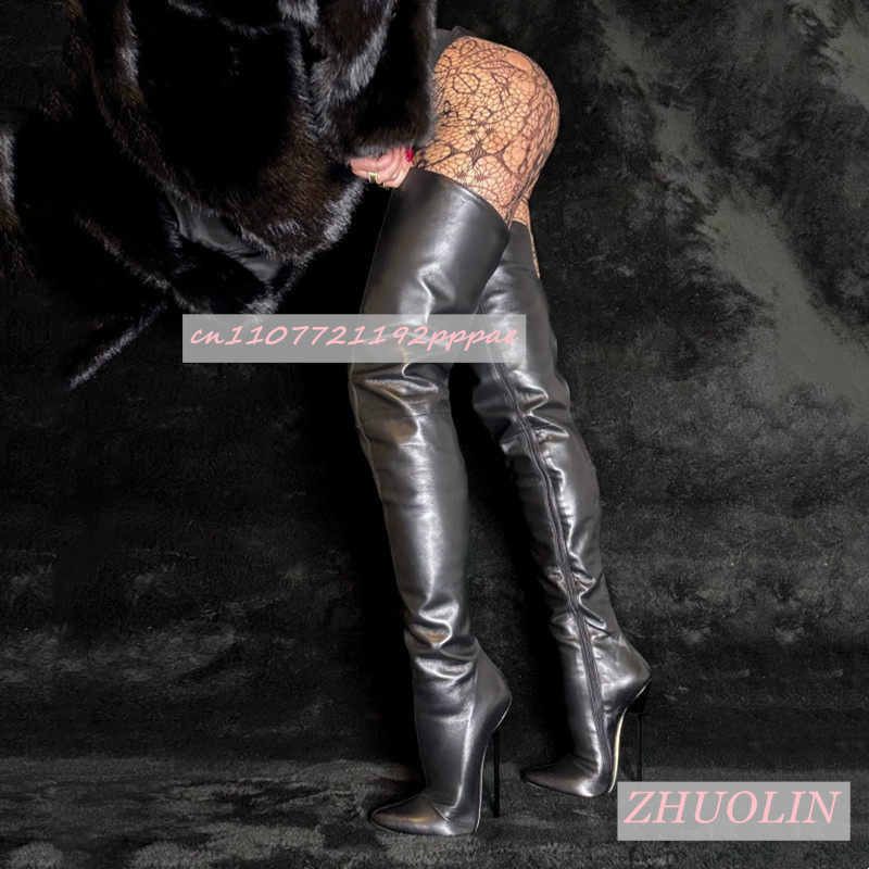 Sock Boot Women - Schwarze, matte Overknee-Stiefel mit spitzer Zehenpartie,