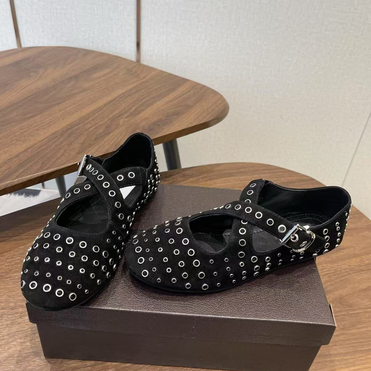 Designer Nieten-Leder Mary Jan – Ballet Flat Women Bewertung und Preis
