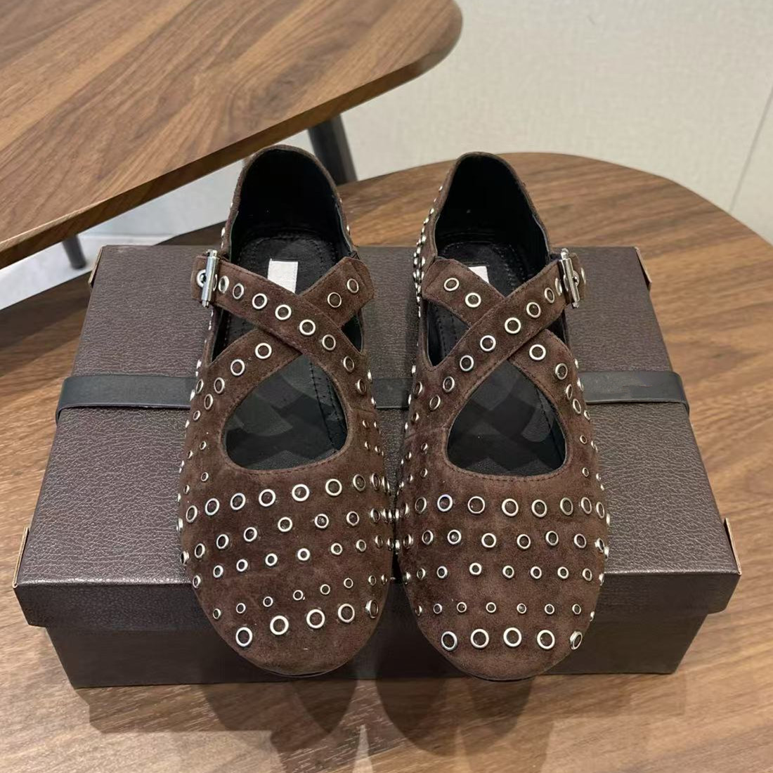 Designer Nieten-Leder Mary Jan – Ballet Flat Women Bewertung und Preis